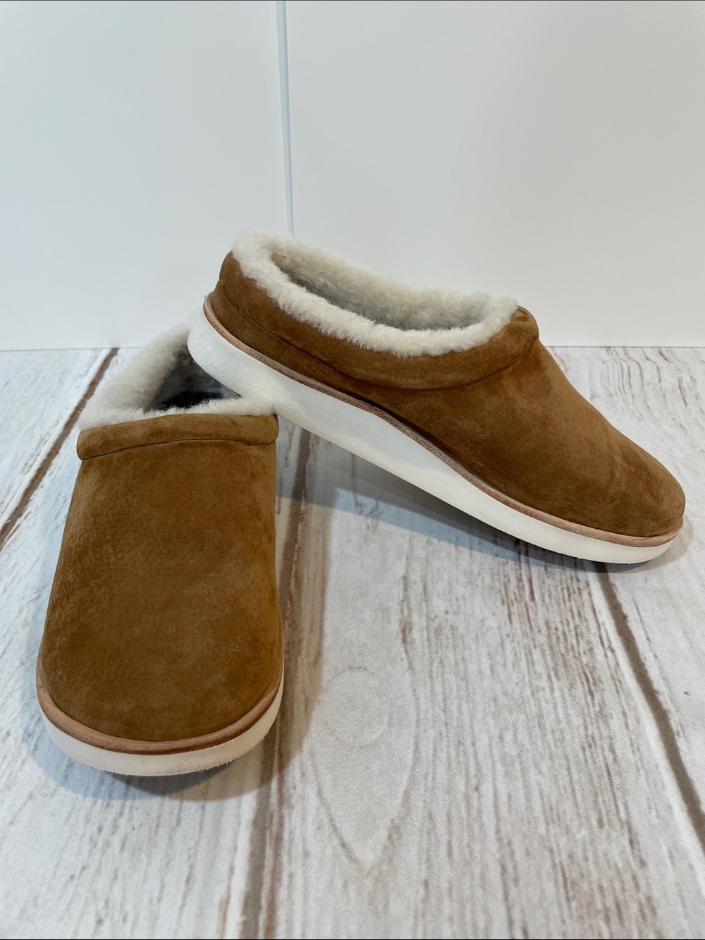 Olukai Mani Suede Women’s 7 Tan Fur Lined Slip-On Clogs Chestnut Slippers